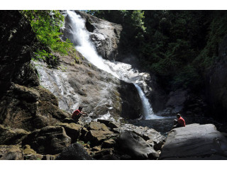 Mannakethi Ella: A Tranquil Waterfall in Sri Lanka’s Verdant Landscape