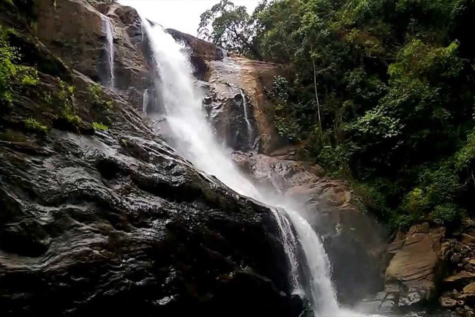 mannakethi-ella-a-tranquil-waterfall-in-sri-lankas-verdant-landscape-big-1