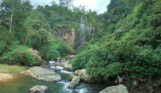 puna-falls-ramboda-falls-a-majestic-waterfall-in-sri-lankas-highland-region-big-2