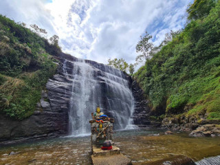 Pundalu Oya Falls: A Serene Waterfall in Sri Lanka’s Highland Beauty