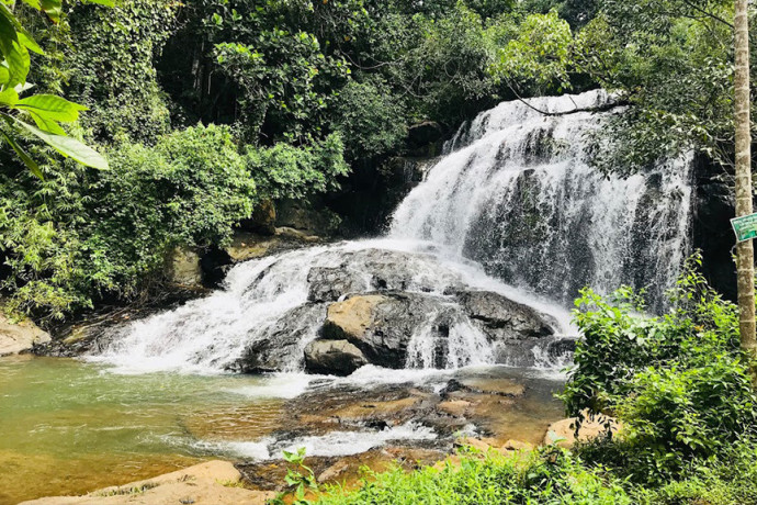 dunumala-ella-a-serene-waterfall-experience-in-sri-lankas-scenic-highlands-big-4