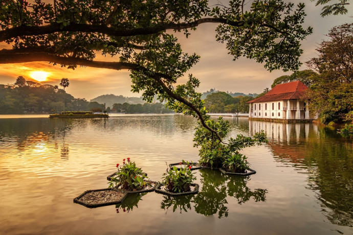 kandy-lake-a-serene-gem-next-to-the-temple-of-the-tooth-in-sri-lanka-big-2