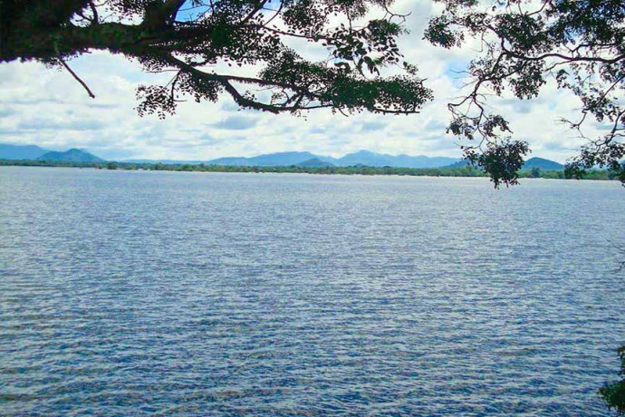 kala-wewa-lake-sri-lankas-largest-historical-reservoir-and-tranquil-retreat-big-3