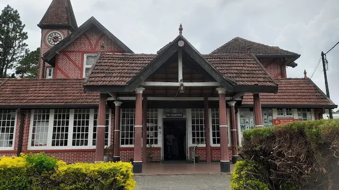 nuwara-eliya-post-office-a-historic-landmark-in-sri-lankas-highland-town-big-4