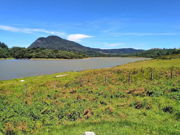 kande-ela-reservoir-a-scenic-oasis-in-sri-lankas-central-highlands-big-1