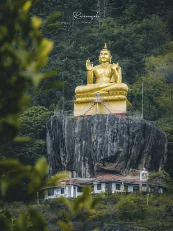 aluviharaya-rock-cave-temple-a-historic-buddhist-sanctuary-in-sri-lanka-big-2