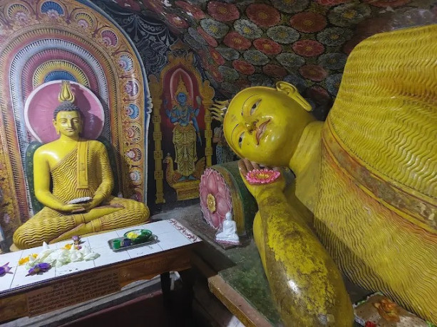 aluviharaya-rock-cave-temple-a-historic-buddhist-sanctuary-in-sri-lanka-big-1