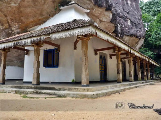 Explore Vaarana Rajamaha Viharaya in Thihariya: A Hidden Gem of Sri Lanka’s Buddhist Heritage