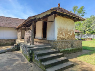 Discover Embekka Dewalaya: A Masterpiece of Sri Lankan Temple Architecture