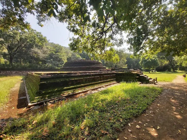 velgam-vehera-buddhist-temple-a-sacred-sanctuary-of-historical-and-spiritual-significance-big-1