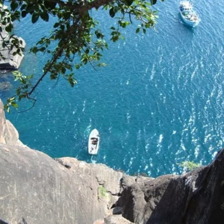 lovers-leap-trincomalee-a-scenic-spot-with-coastal-views-and-local-legends-big-4