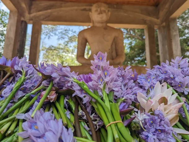 samadhi-buddha-statue-a-symbol-of-peace-and-enlightenment-in-sri-lanka-big-2