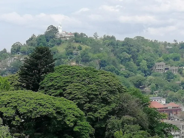 arthurs-seat-view-point-kandy-panoramic-vistas-of-sri-lankas-scenic-splendor-big-1