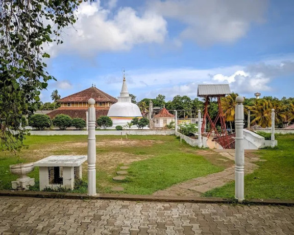 explore-the-majestic-wewurukannala-buduraja-maha-viharaya-big-0