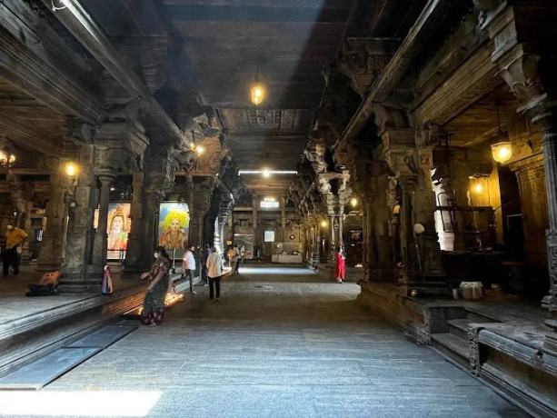 exploring-sri-ponnambala-vaneswarar-kovil-a-revered-hindu-temple-in-colombo-big-1