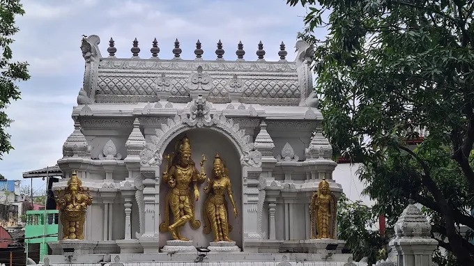 exploring-sri-ponnambala-vaneswarar-kovil-a-revered-hindu-temple-in-colombo-big-2