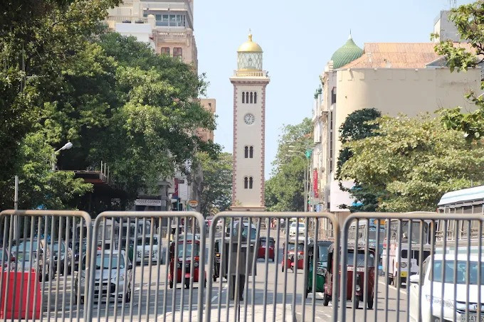 exploring-colombo-fort-old-lighthouse-clock-tower-a-historic-maritime-and-timekeeping-landmark-big-2