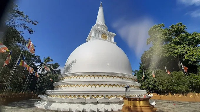 mahamevnawa-buddhist-monastery-galle-a-sanctuary-of-peace-and-spiritual-reflection-big-1