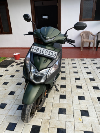 scooter-motorbike-rental-service-big-2