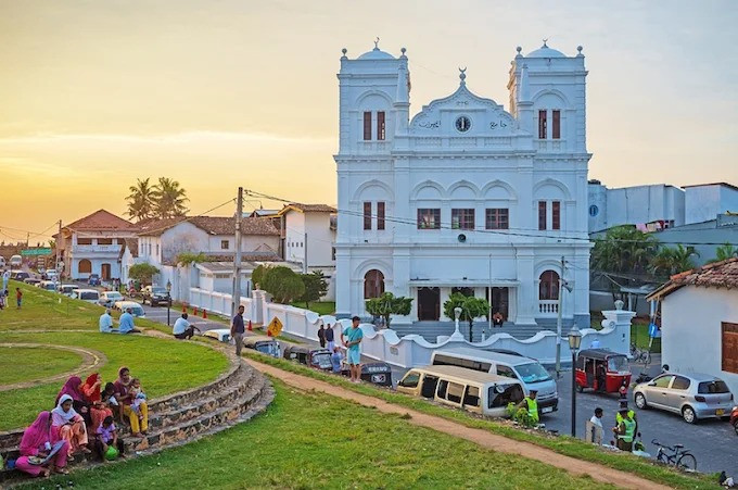 discovering-meeran-jumma-mosque-a-historic-and-cultural-landmark-in-galle-big-0