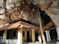 pilikuttuwa-raja-maha-viharaya-yakkala-a-revered-buddhist-temple-with-rich-historical-and-cultural-significance-small-1