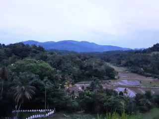 Sri Lankathilake Rajamaha Viharaya: A Majestic Buddhist Temple of Historical and Spiritual Significance