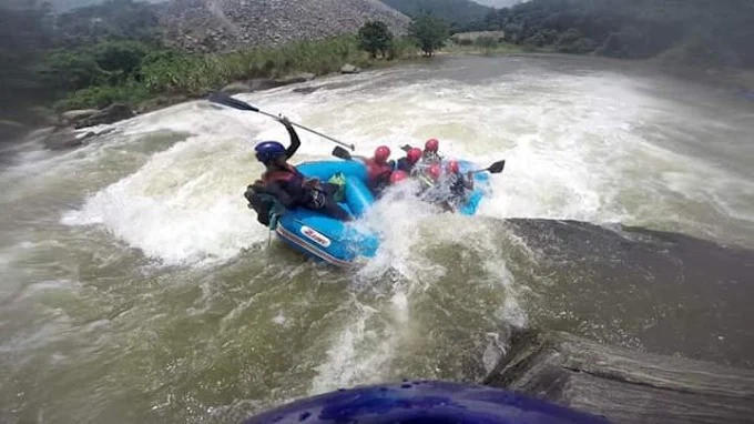 adventure-lk-thrilling-white-water-rafting-in-kitulgala-big-4