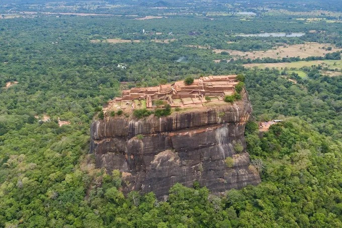 sigiriya-the-majestic-lion-rock-fortress-of-sri-lanka-big-4