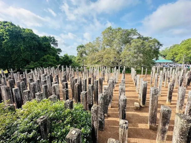 lovamahapaya-the-majestic-ancient-monastic-complex-of-anuradhapura-big-2