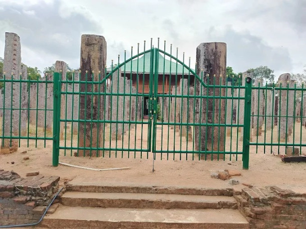 lovamahapaya-the-majestic-ancient-monastic-complex-of-anuradhapura-big-3