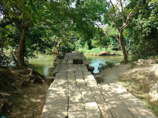 Perimiyankulama Stone Bridge: A Timeless Marvel of Sri Lankan Engineering