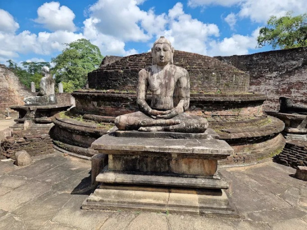 exploring-dalada-maluva-the-sacred-quadrangle-of-polonnaruwas-historical-splendor-big-1