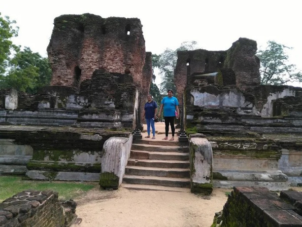 exploring-the-palace-of-king-parakramabahu-a-glimpse-into-the-majesty-of-polonnaruwas-royal-heritage-big-1