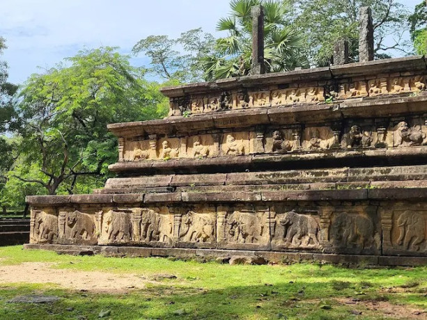 the-royal-palace-of-king-maha-parakramabahu-a-historical-marvel-big-1