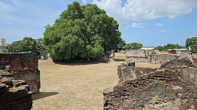 ruins-of-poonakary-fort-a-historical-landmark-of-heritage-big-1