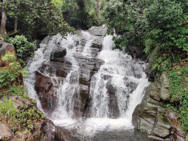 galdola-ella-falls-a-majestic-cascade-in-natures-embrace-big-3