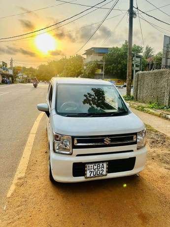 self-rent-a-suzuki-wagonr-big-3