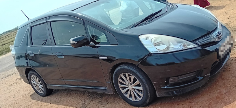 honda-fit-for-rent-in-colombo-big-2